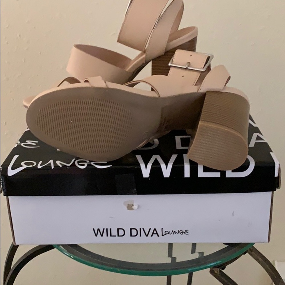 Nude Heels - Picture 3 of 3